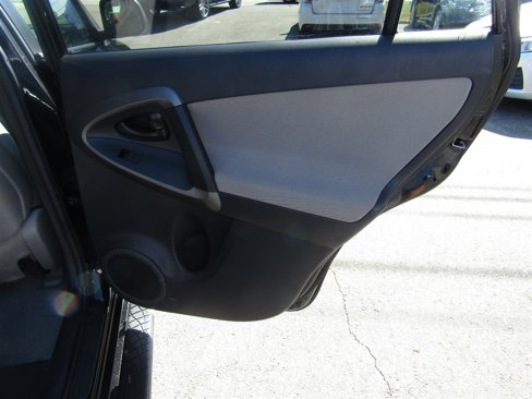 Used 2011 Toyota RAV4 2WD image 23