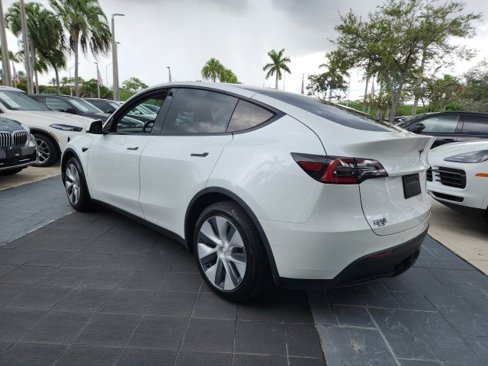 Used 2020 Tesla Model Y Long Range image 12