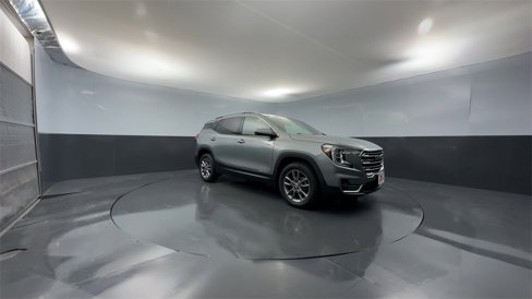 Used 2023 GMC Terrain SLT image 9