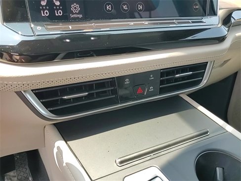 Used 2024 Volkswagen Atlas SE image 21