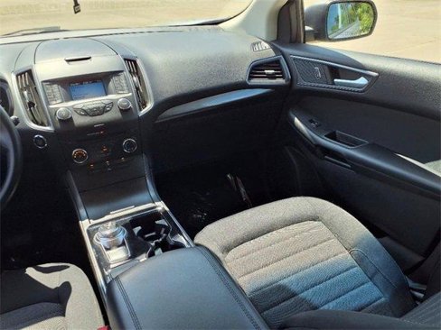 Used 2019 Ford Edge SE image 10