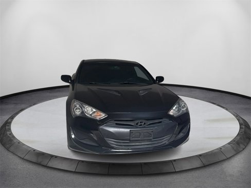 Used 2013 Hyundai Genesis 2.0T image 2