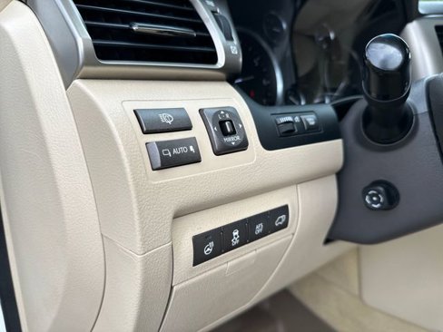 Used 2014 Lexus LX 570 4WD image 19