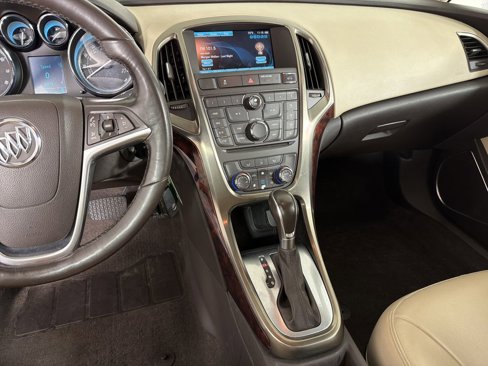 Used 2013 Buick Verano image 25