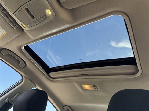 Used 2017 Nissan Sentra SV image 28