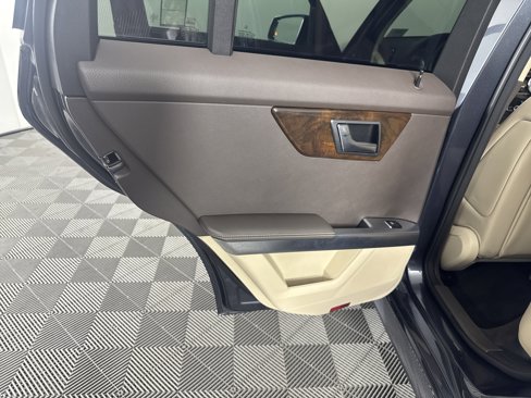 Used 2015 Mercedes-Benz GLK 250 BlueTEC 4MATIC image 19
