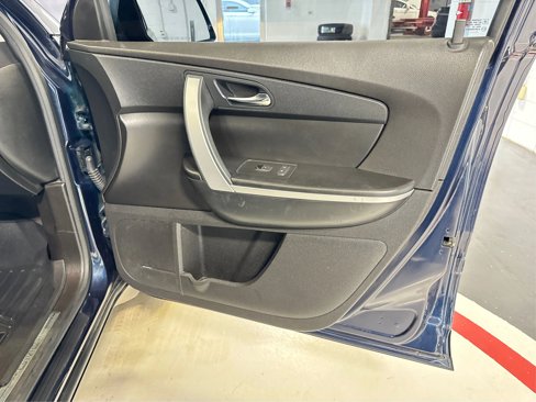 Used 2012 GMC Acadia SLE image 26