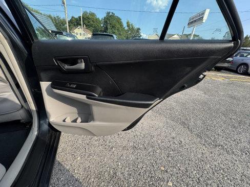 Used 2012 Toyota Camry LE image 31