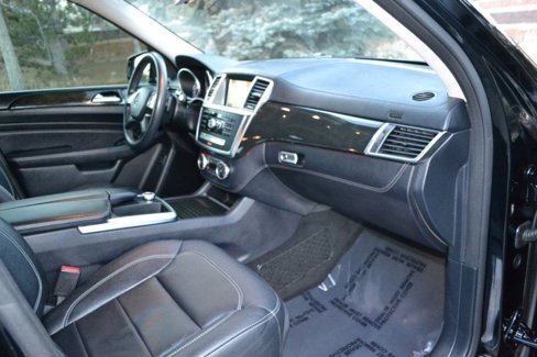 Used 2015 Mercedes-Benz ML 400 4MATIC w/ Accessory Chrome Package image 26