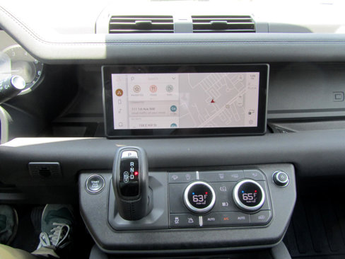 Used 2023 Land Rover Defender 110 X-Dynamic SE image 15