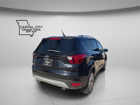 Used 2019 Ford Escape Titanium image 7