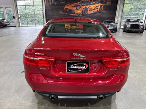 Used 2018 Jaguar XE Premium image 6
