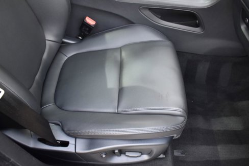 Used 2018 Jaguar F-PACE Premium image 43