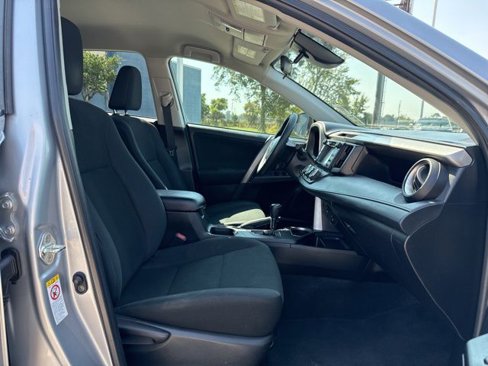 Used 2018 Toyota RAV4 LE image 23