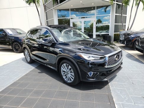 Used 2025 INFINITI QX50 Luxe image 2