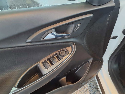Used 2022 Chevrolet Malibu LT image 11