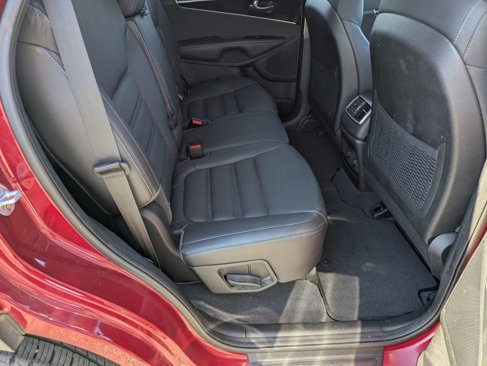 Used 2016 Kia Sorento EX image 32