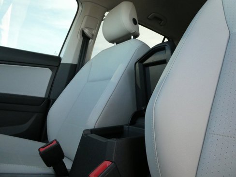 Used 2020 Volkswagen Tiguan SE image 30