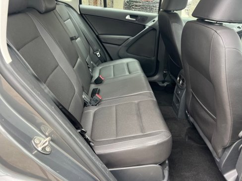 Used 2016 Volkswagen Tiguan S image 25
