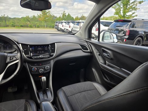 Used 2020 Chevrolet Trax LT w/ Driver Confidence Package image 11