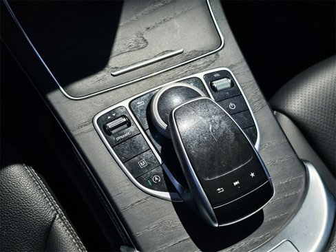 Used 2019 Mercedes-Benz GLC 300 image 24