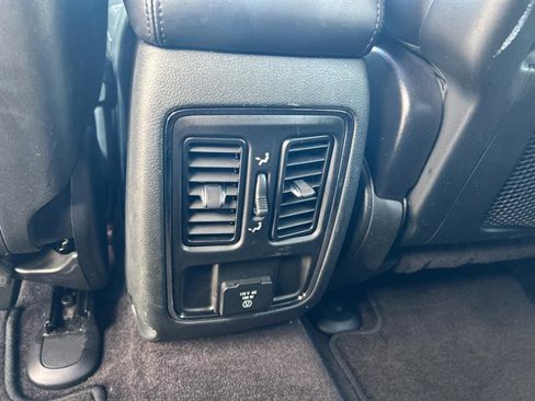 Used 2018 Jeep Grand Cherokee Altitude image 27