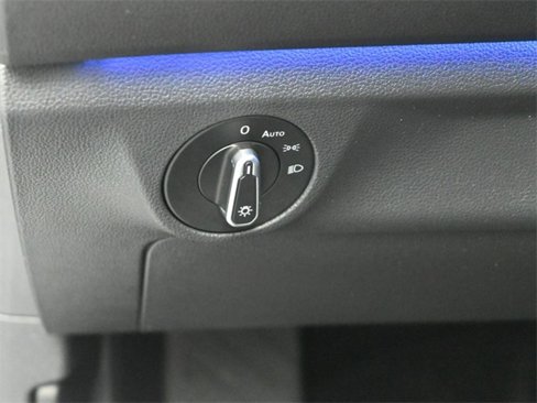 Certified 2022 Volkswagen Jetta SEL image 18