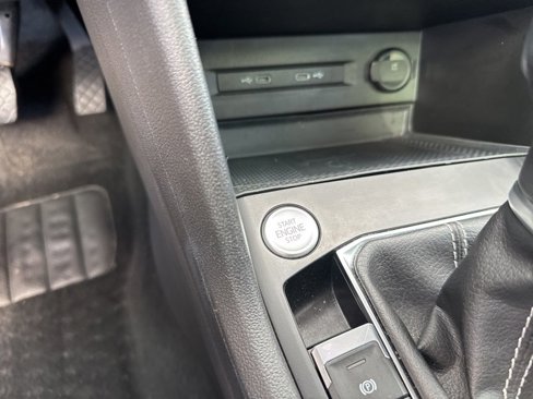 Used 2022 Volkswagen Taos SE image 28
