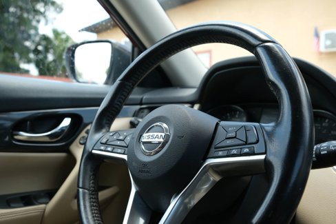 Used 2017 Nissan Rogue SV image 44