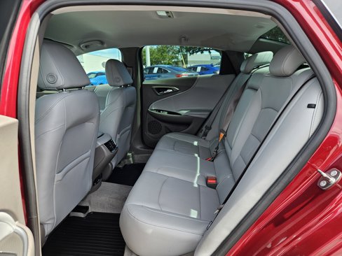 Certified 2017 Chevrolet Malibu LT w/ Leather Package image 17