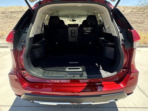 Used 2018 Nissan Rogue SV image 29