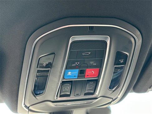 Used 2023 Jeep Grand Cherokee L Laredo image 25