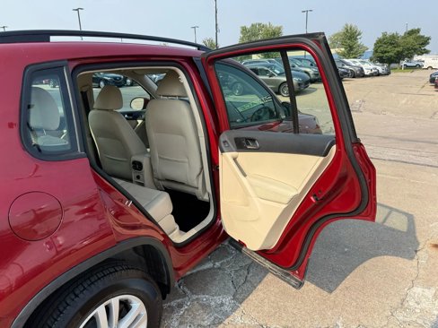 Used 2016 Volkswagen Tiguan S image 22