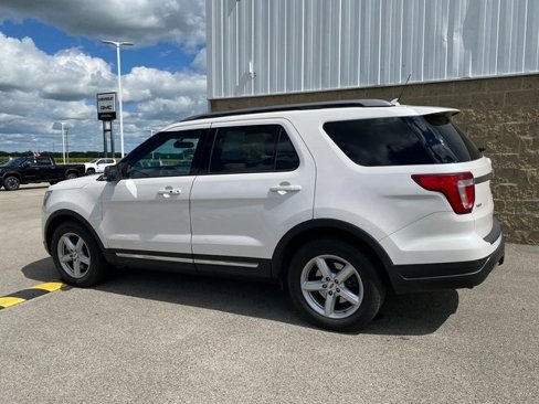 Used 2019 Ford Explorer XLT w/ Equipment Group 202A image 8