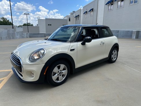 Used 2016 MINI Cooper 2-Door Hardtop image 1