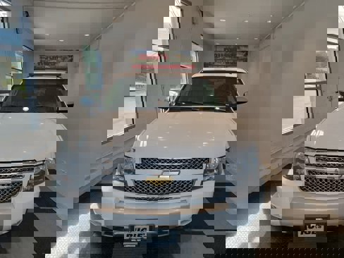 Used 2008 Chevrolet Suburban LT image 7