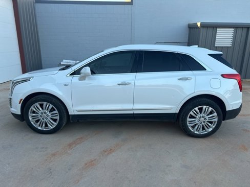 Used 2017 Cadillac XT5 Premium Luxury w/ Driver Assist Package image 4