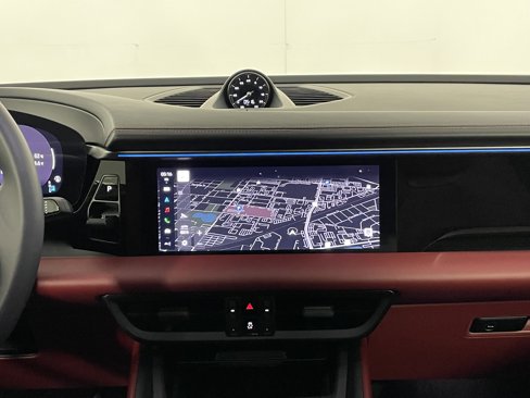 Certified 2025 Porsche Macan 4S Electric image 19