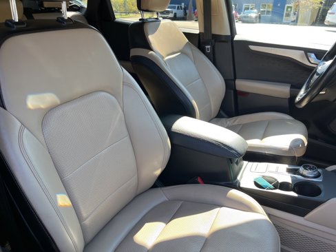 Used 2020 Ford Escape SEL image 9
