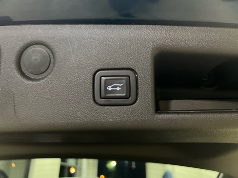 Used 2021 Chevrolet Equinox LT image 12