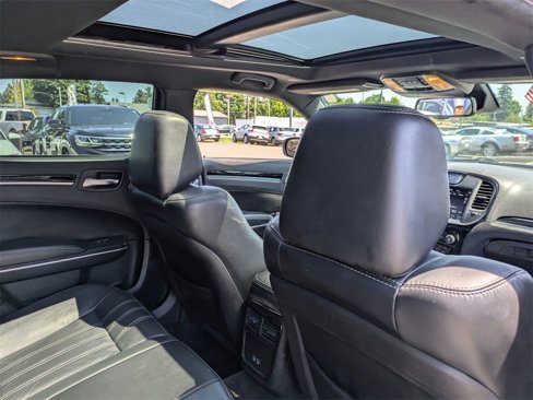 Used 2018 Chrysler 300 S w/ 300S Premium Group image 33