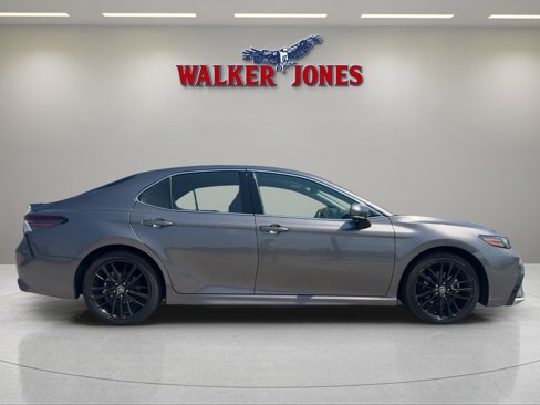 Used 2023 Toyota Camry XSE image 2