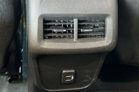 Used 2023 Chevrolet Equinox LT image 18