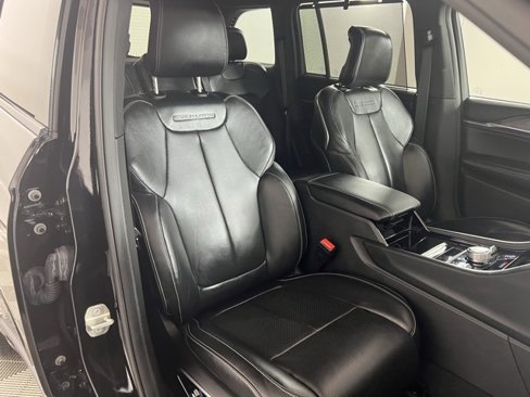Used 2023 Jeep Grand Cherokee Overland w/ Luxury Tech Group IV image 24