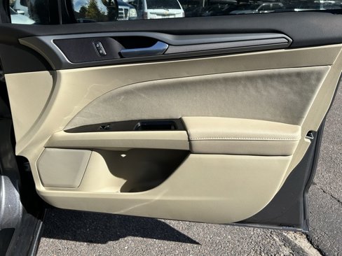 Used 2014 Ford Fusion SE image 28