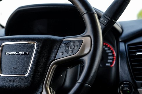 Used 2015 GMC Yukon XL Denali w/ Premium Package image 18