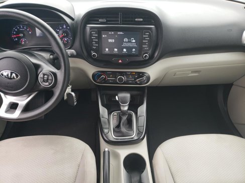 Used 2020 Kia Soul LX image 2