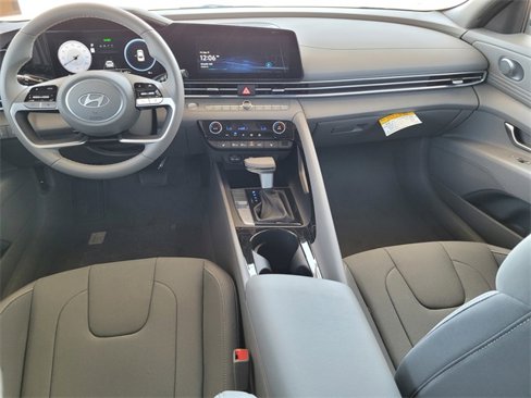 New 2025 Hyundai Elantra SEL image 10
