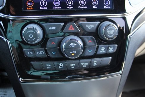 Used 2019 Jeep Grand Cherokee Limited w/ Luxury Group II image 21
