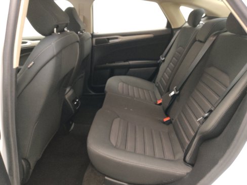 Used 2020 Ford Fusion SE image 18